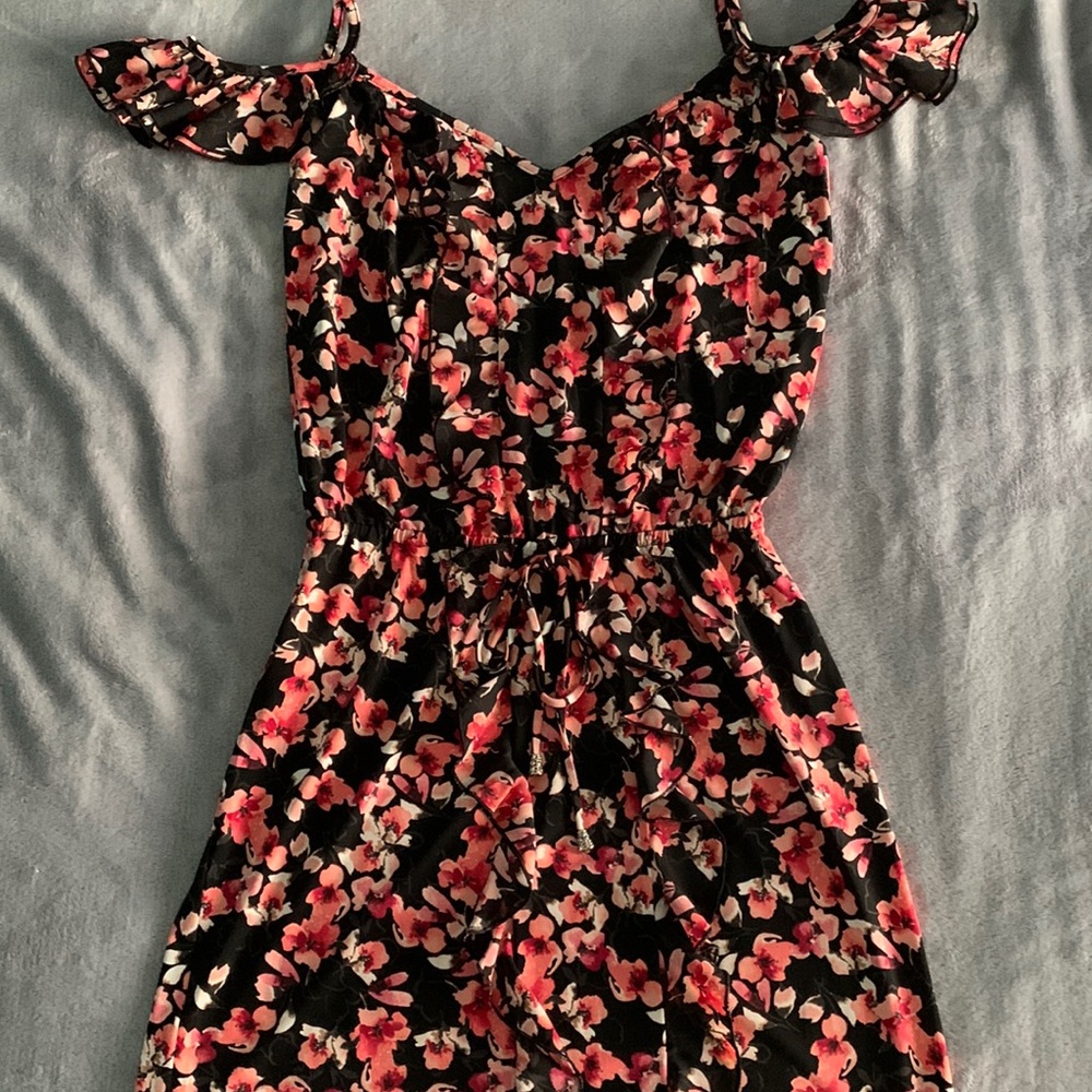 Like new! White House Black Market cold shoulder dress